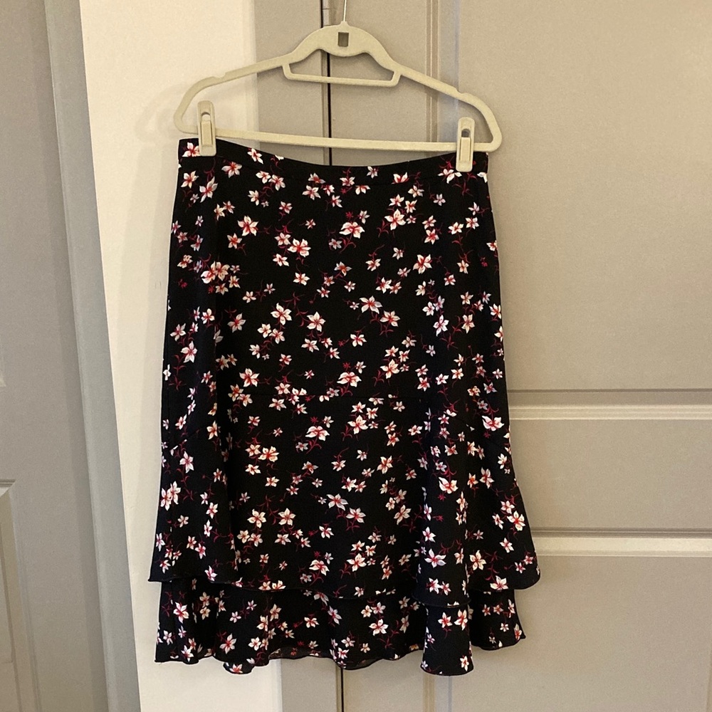 Ann Taylor Tiered Black Floral Skirr
